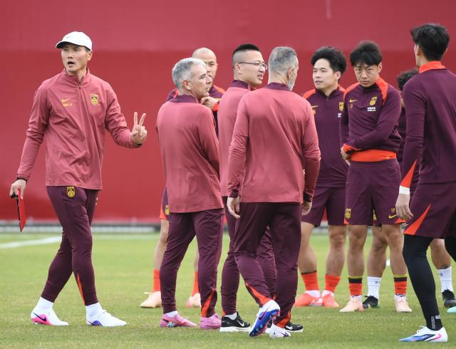 开云体育娱乐app安全-专访邵佳一：像造房子一样打造国足 会看状态选人